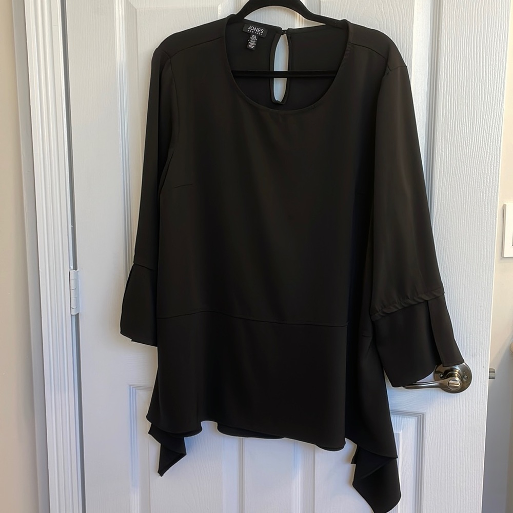 Jones New York black top
